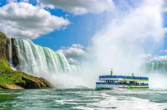 Niagara Falls USA und Kanada Tour: Boot, Cave & Skylon